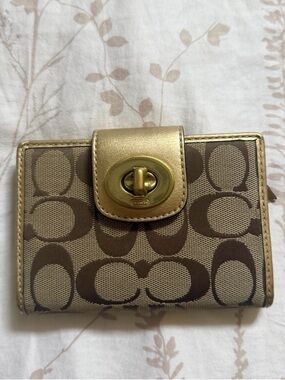 Vintage Coach Turnlock Wallet